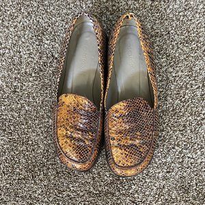 Vintage Marilyn Anselm HOBBs loafers. Women's Size 38 1/2 -  Made in Italy